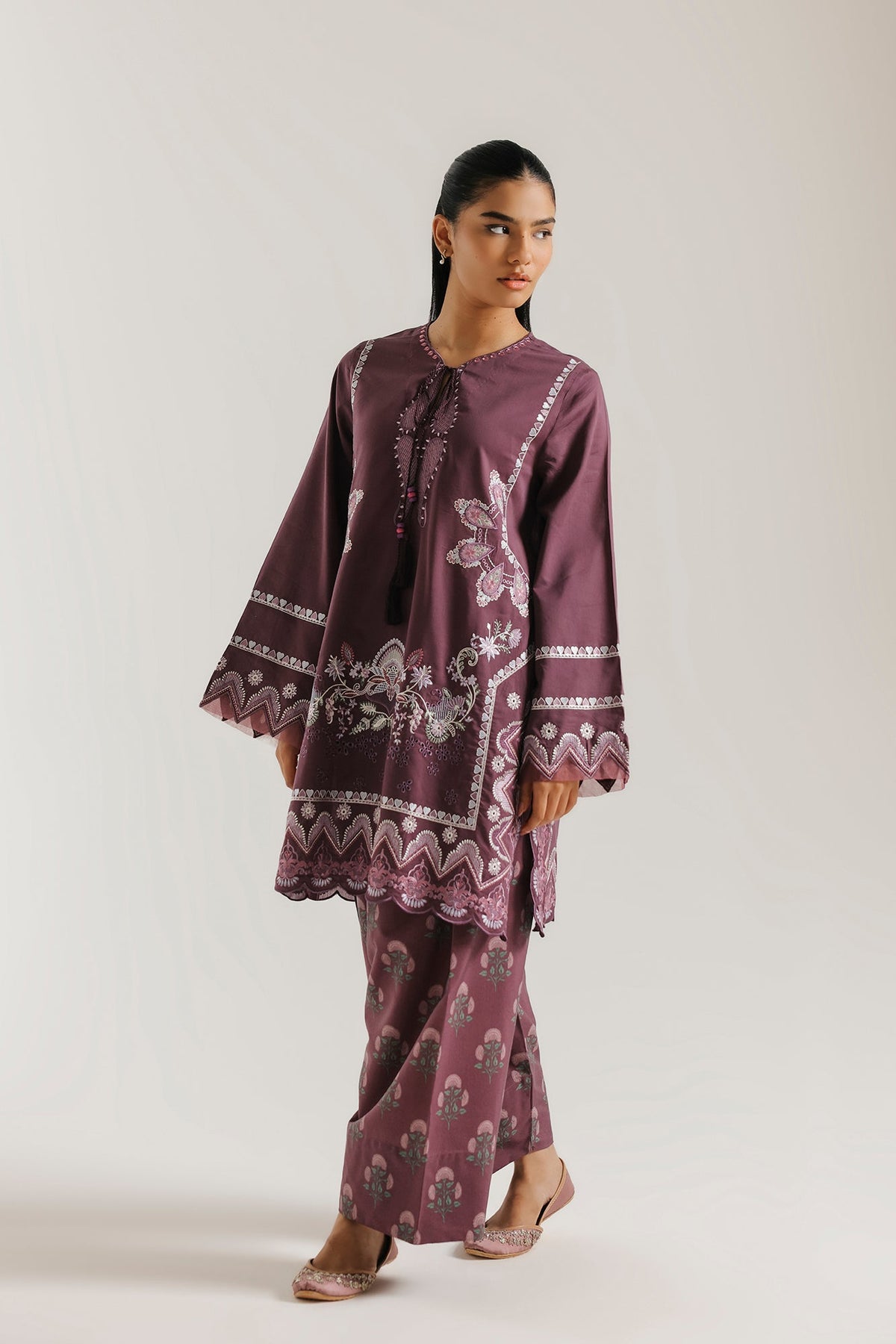EMBROIDERED SUIT (E4517/103/516)