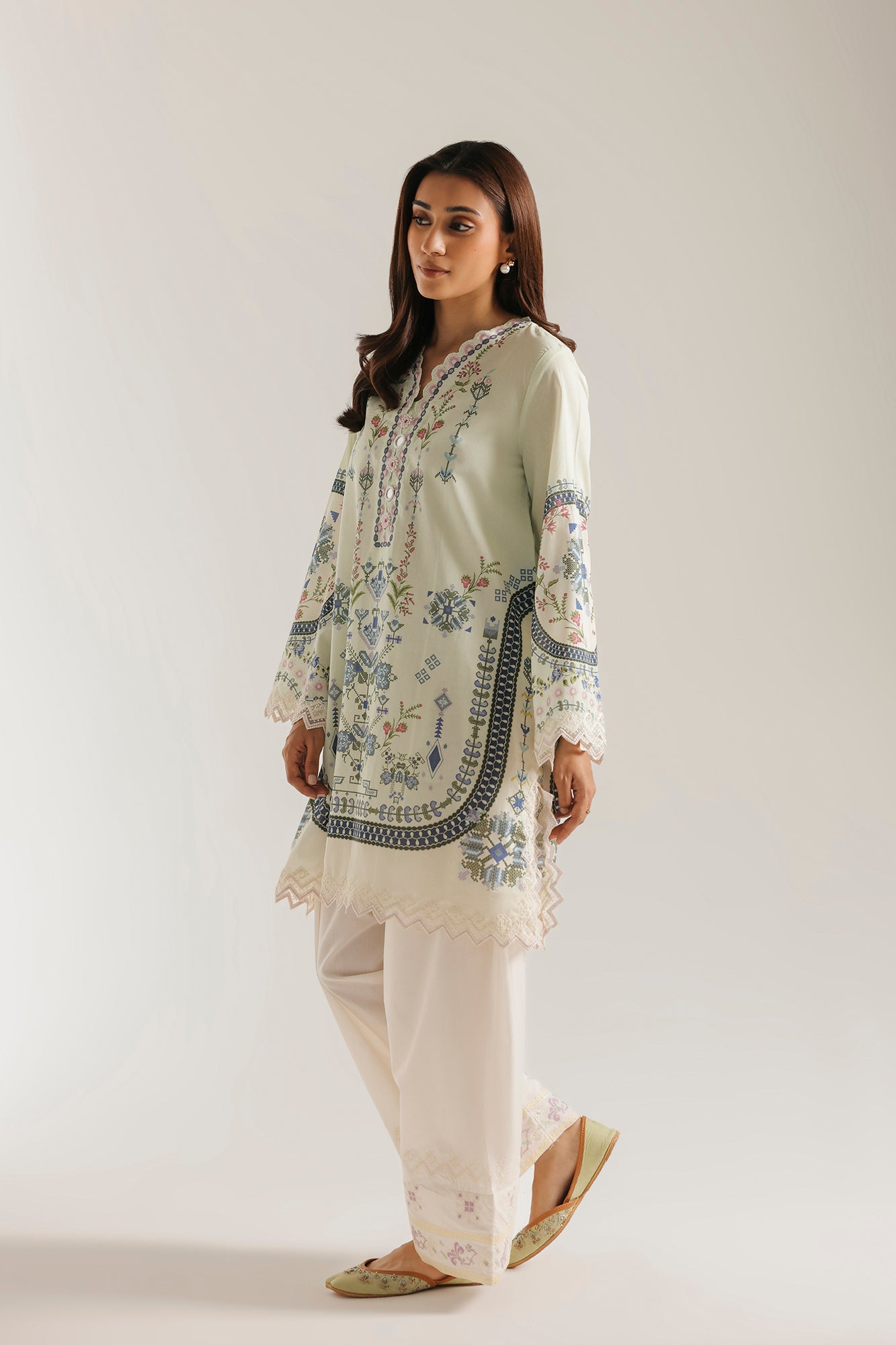 EMBROIDERED SUIT (E4525/103/004)