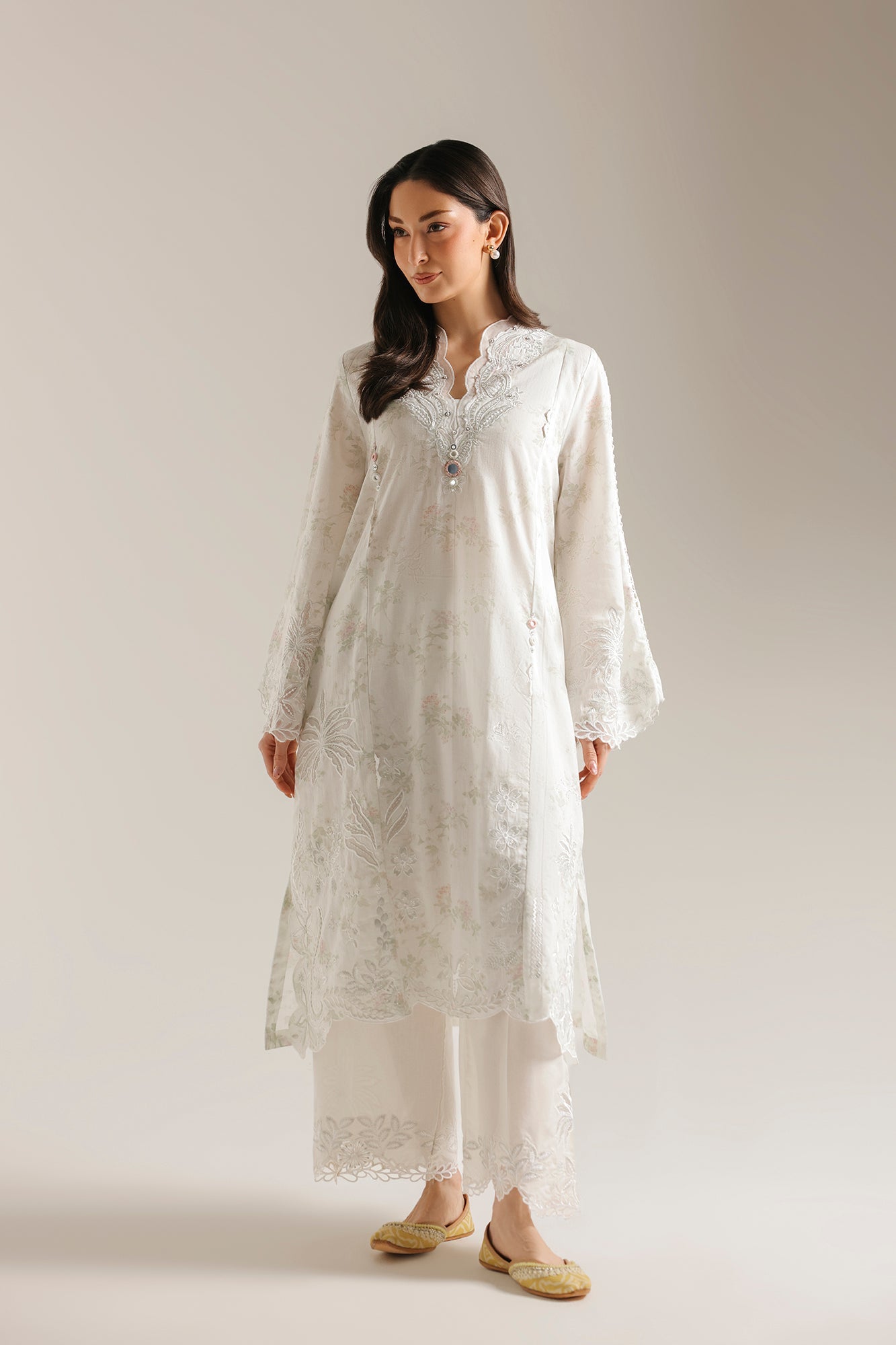 EMBROIDERED SUIT (E4530/103/002)