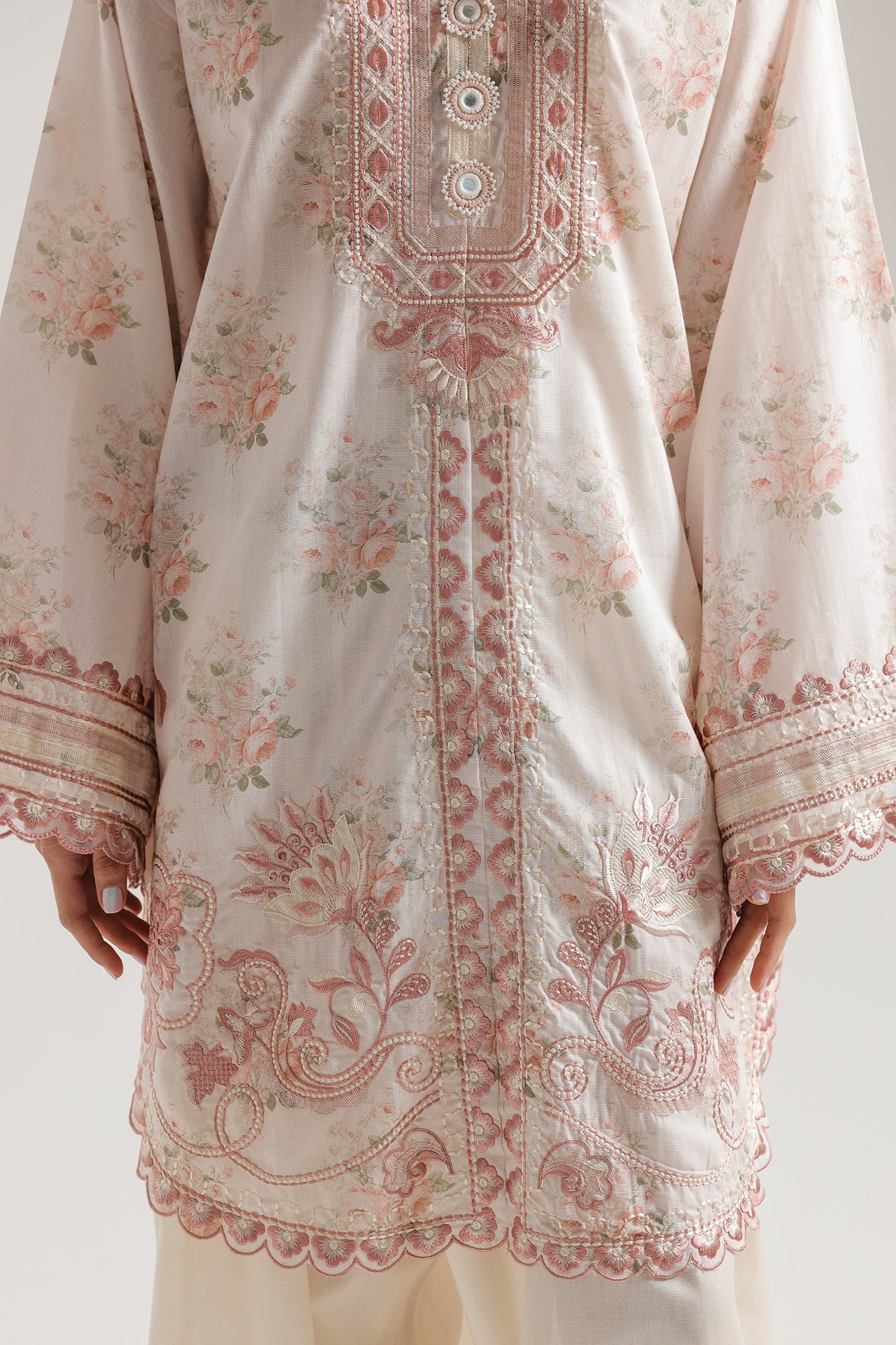 EMBROIDERED SUIT (E4534/103/316)