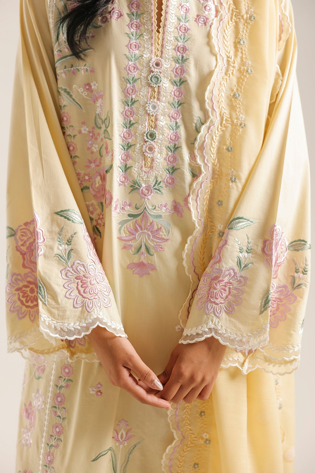 EMBROIDERED SUIT (E4535/103/110)