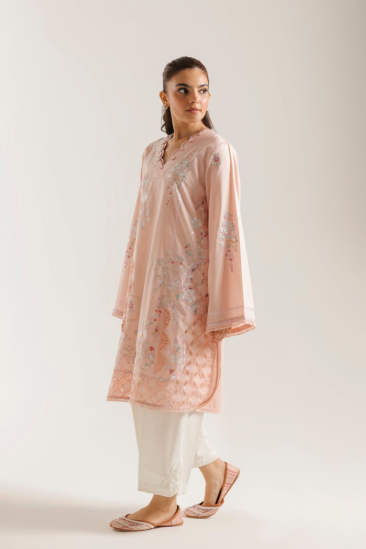 EMBROIDERED SUIT (E4540/103/215)