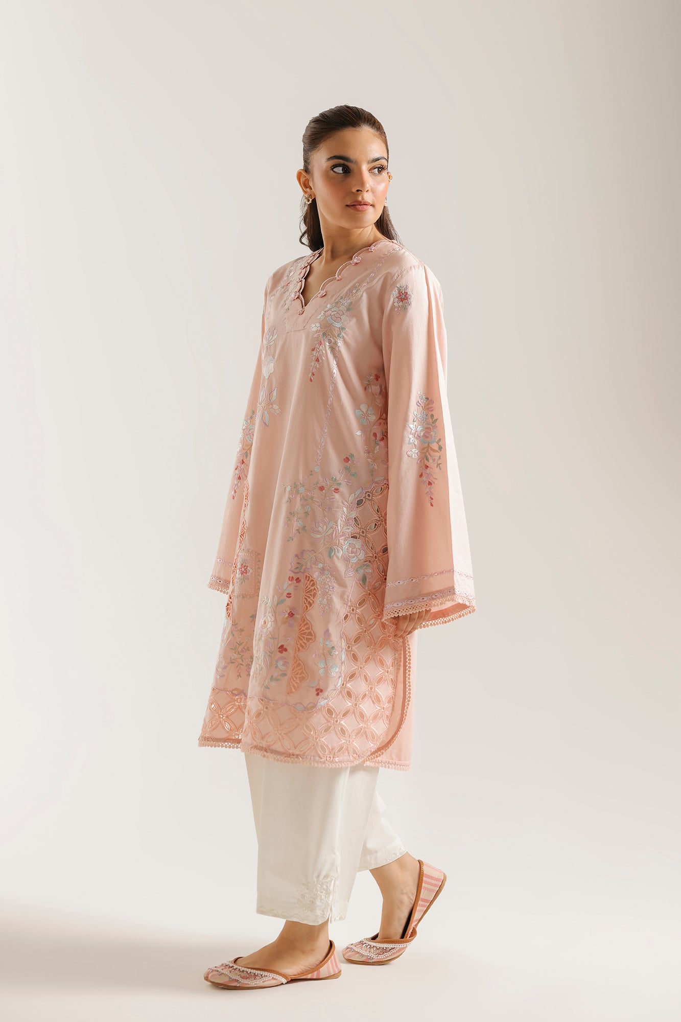 EMBROIDERED SUIT (E4540/103/215)