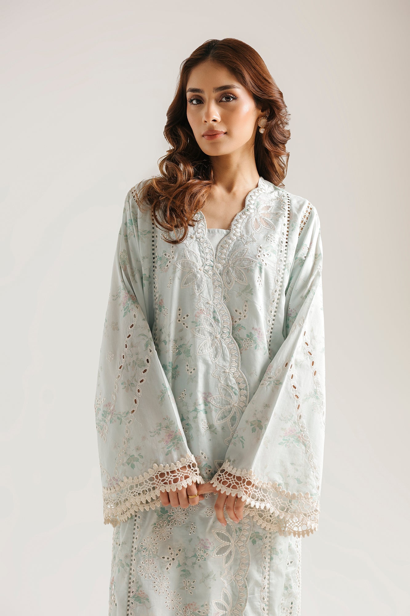 EMBROIDERED SUIT (E4542/103/719)