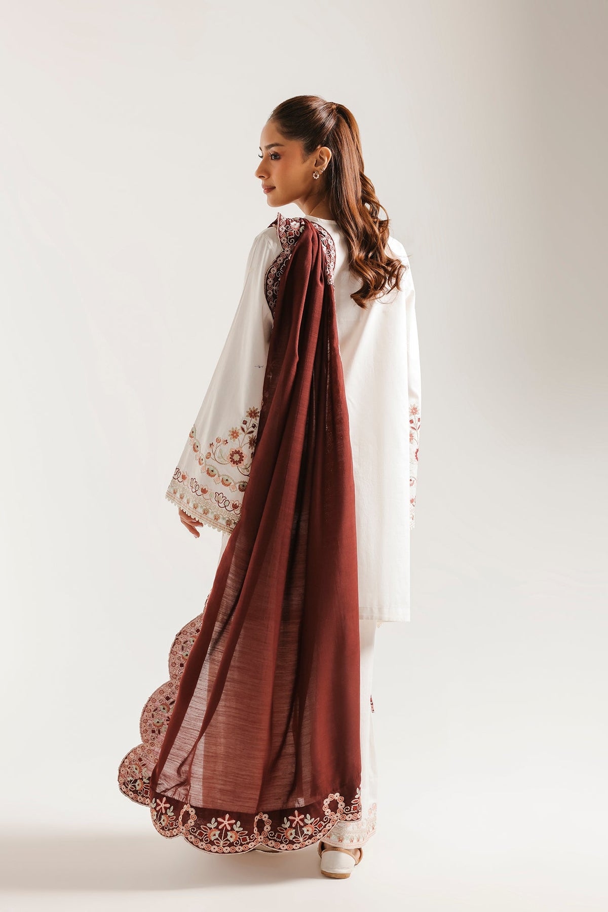 EMBROIDERED SUIT (E4550/103/002)