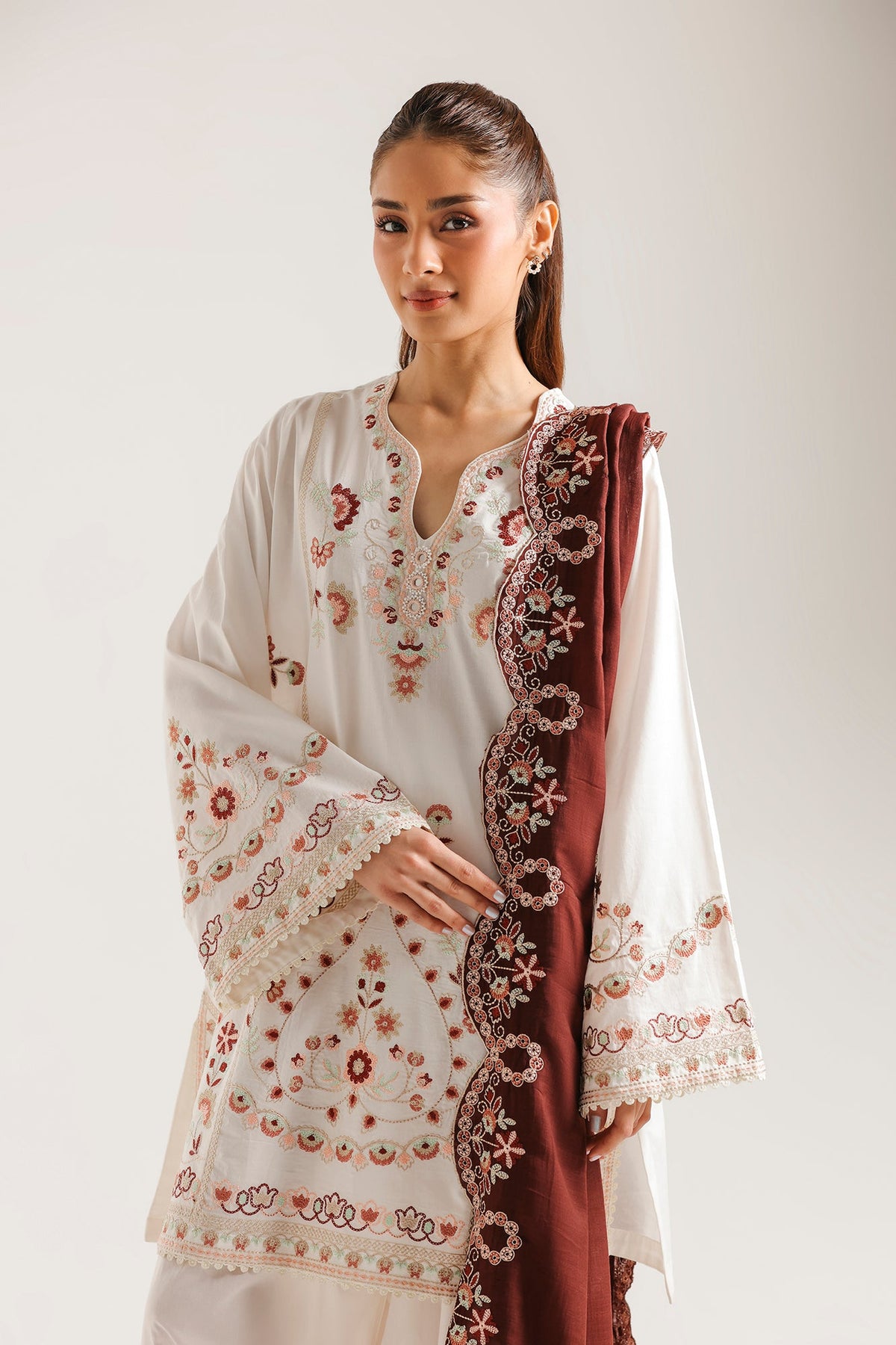 EMBROIDERED SUIT (E4550/103/002)