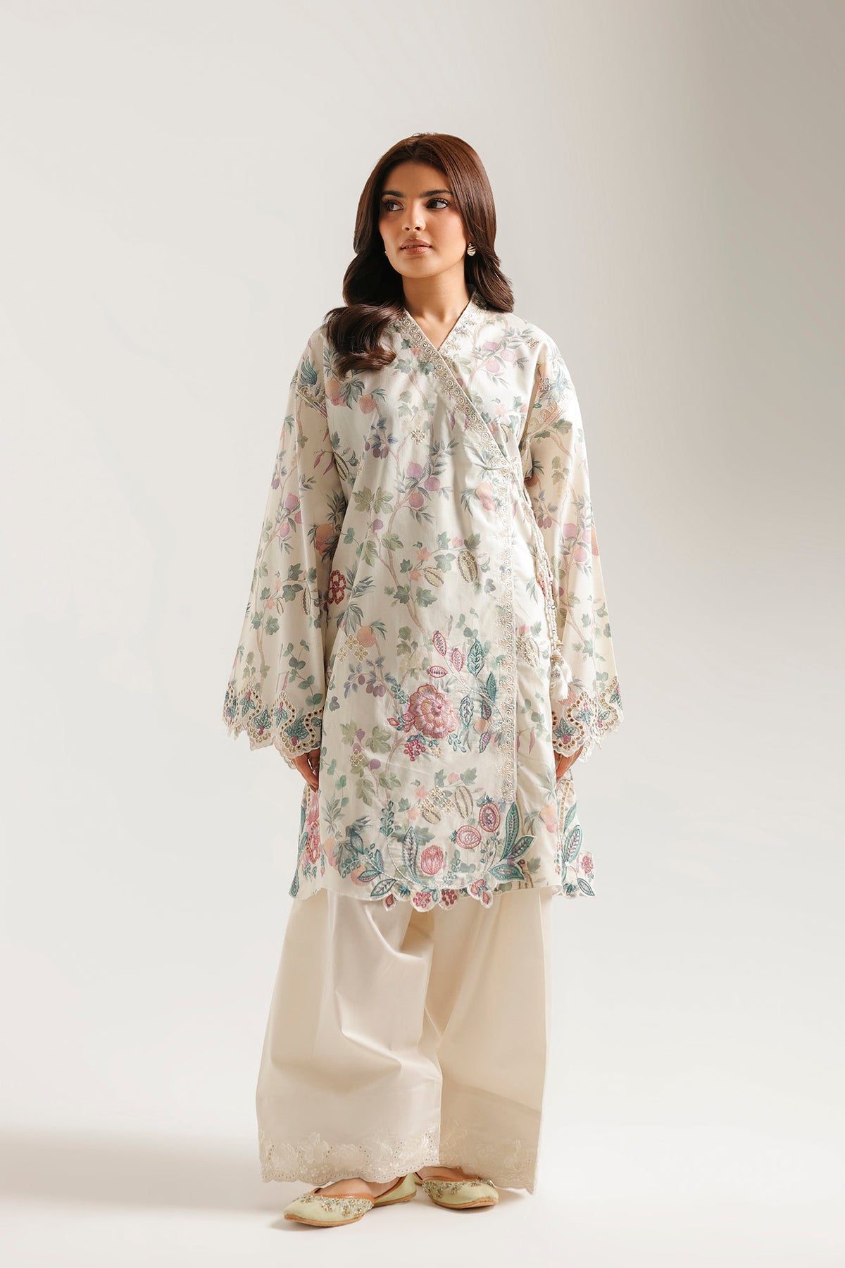 EMBROIDERED SUIT (E4553/103/003)