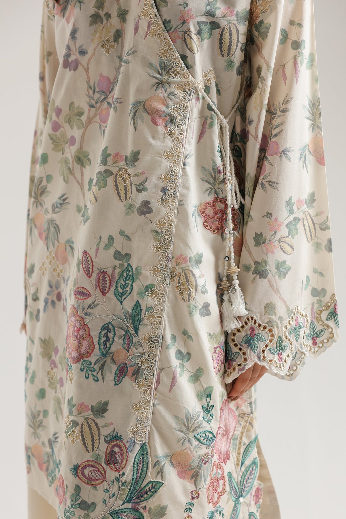 EMBROIDERED SUIT (E4553/103/003)