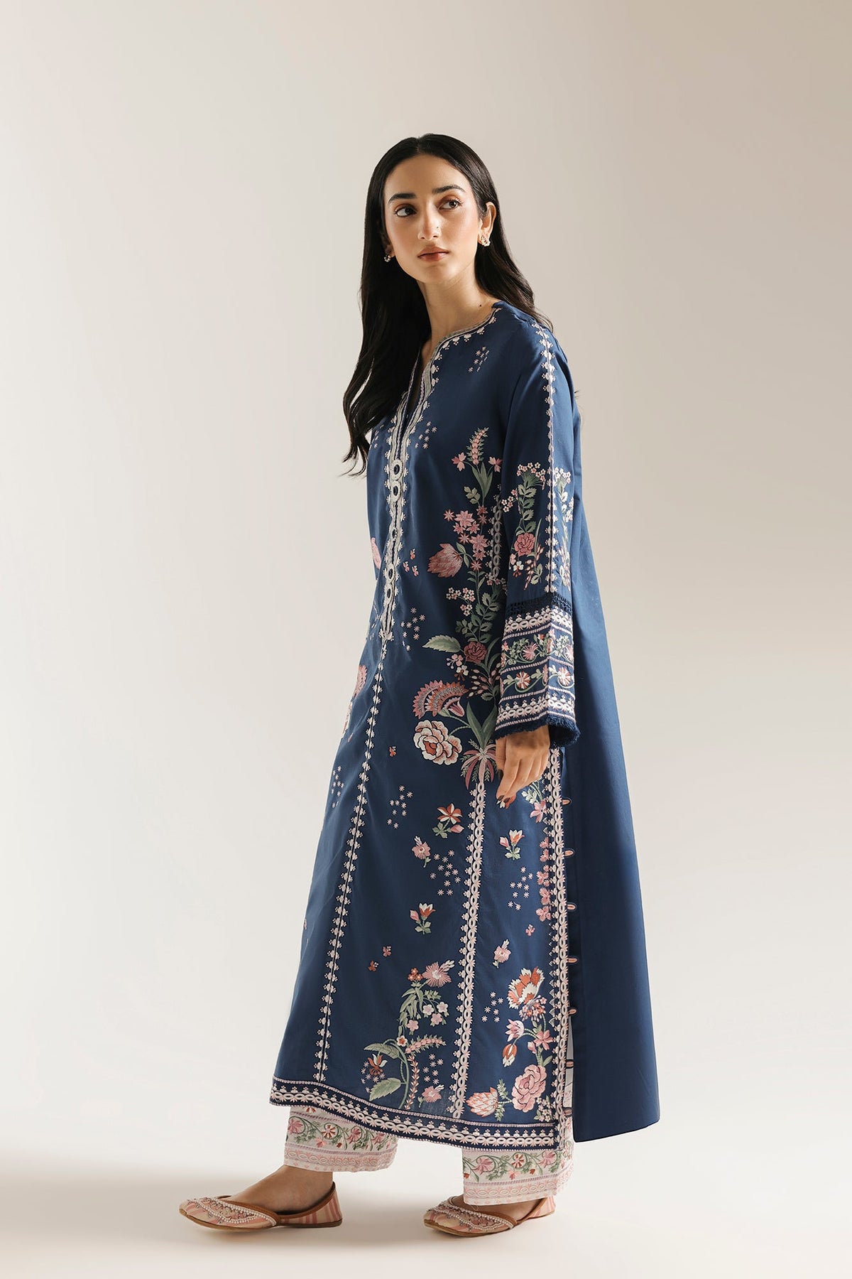 EMBROIDERED SUIT (E4603/103/625)