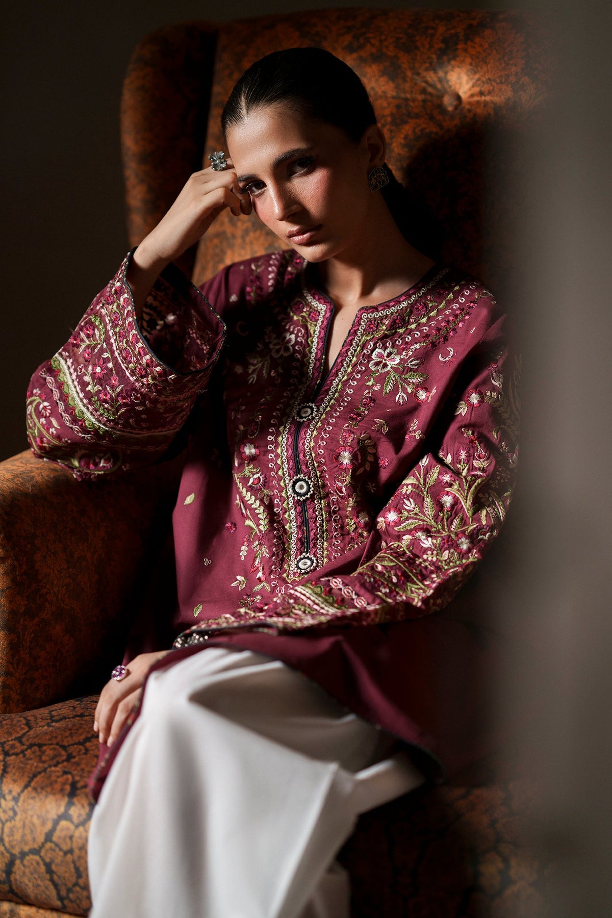 EMBROIDERED SUIT (E4605/103/402)