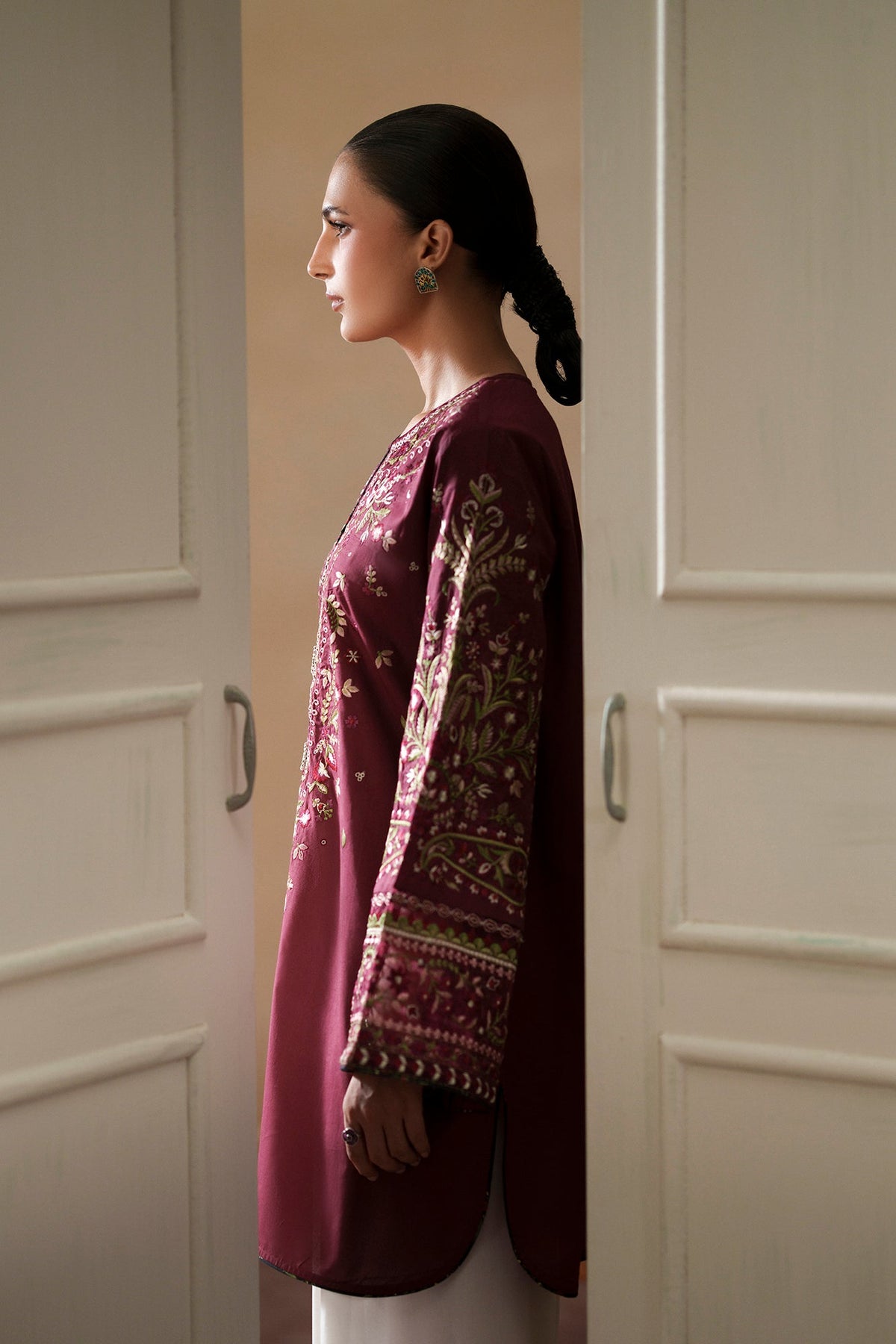 EMBROIDERED SUIT (E4605/103/402)