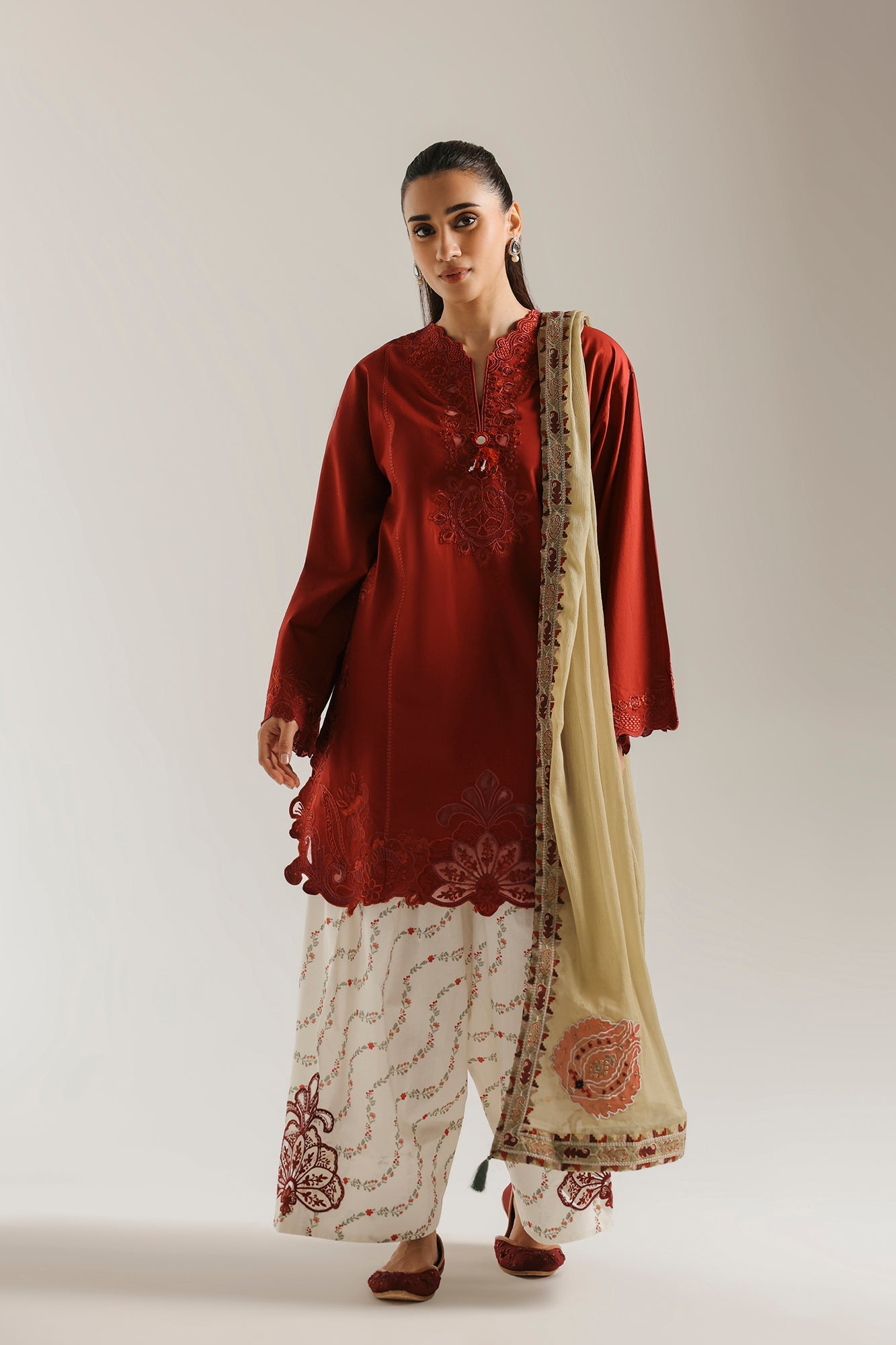EMBROIDERED SUIT (E4607/103/307)