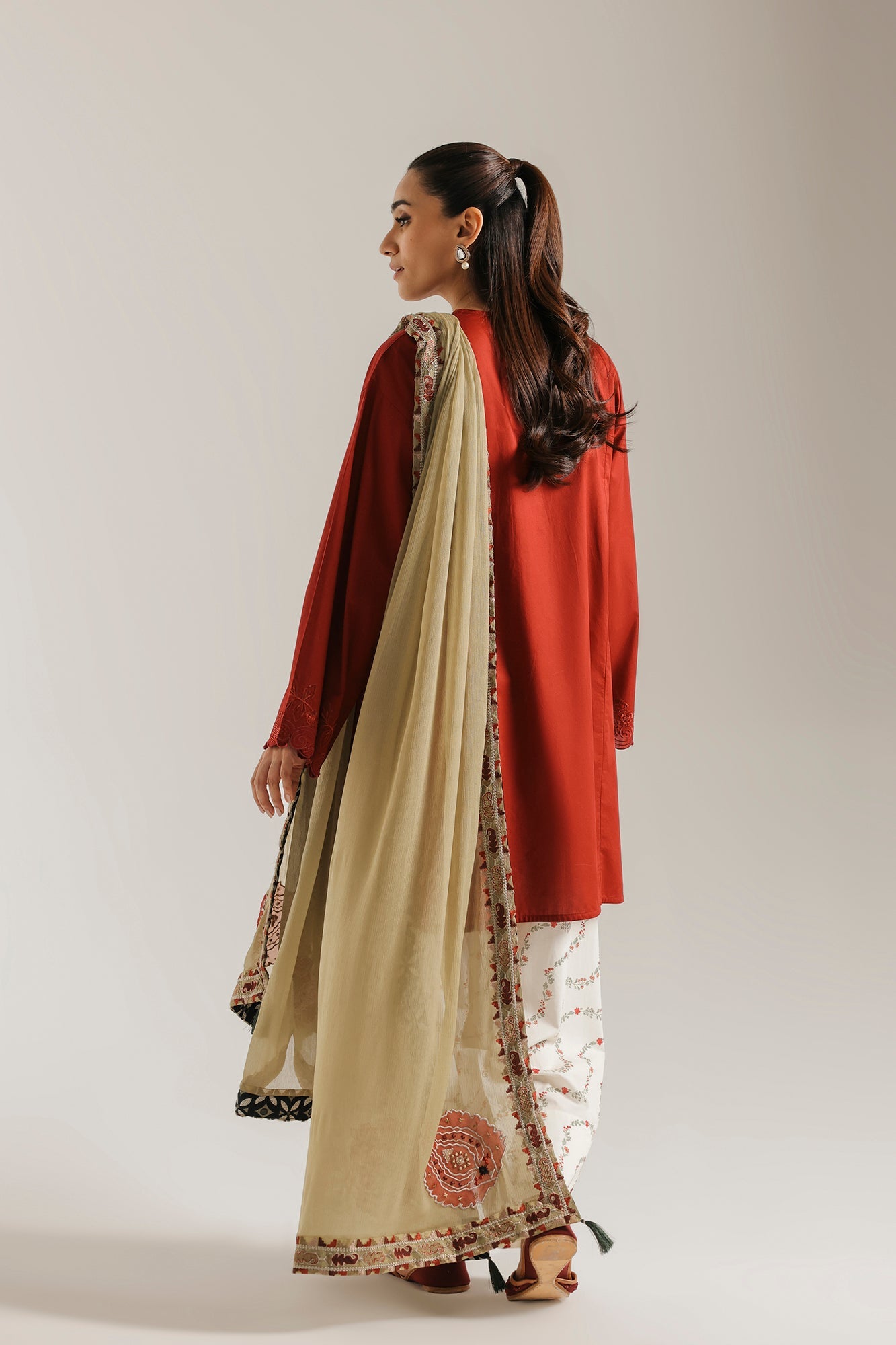 EMBROIDERED SUIT (E4607/103/307)