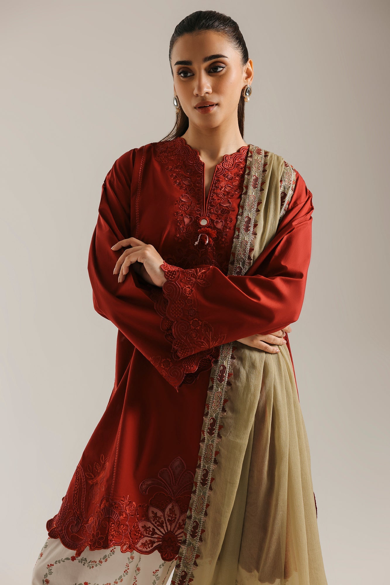 EMBROIDERED SUIT (E4607/103/307)