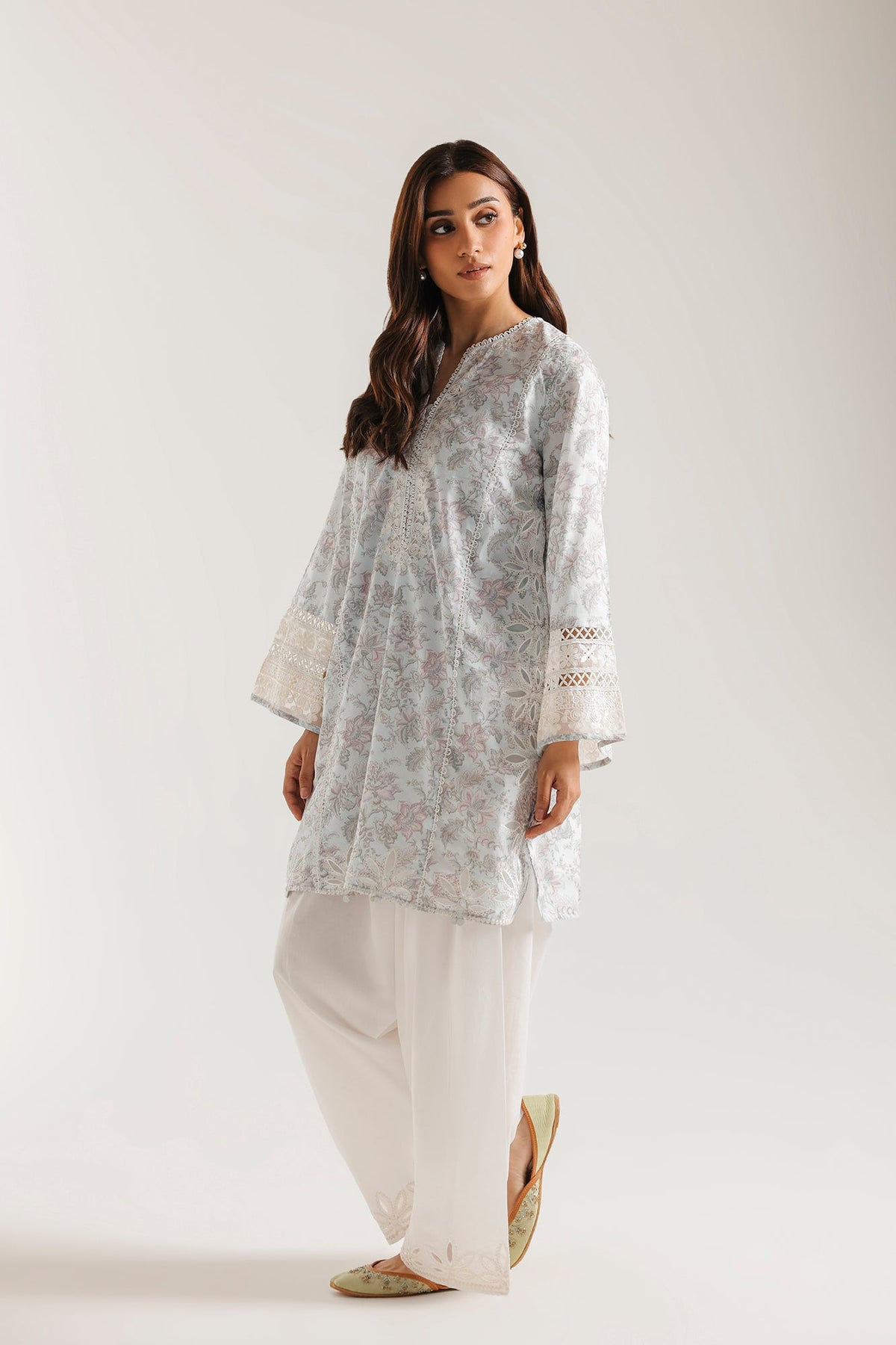 EMBROIDERED SUIT (E4609/103/515)