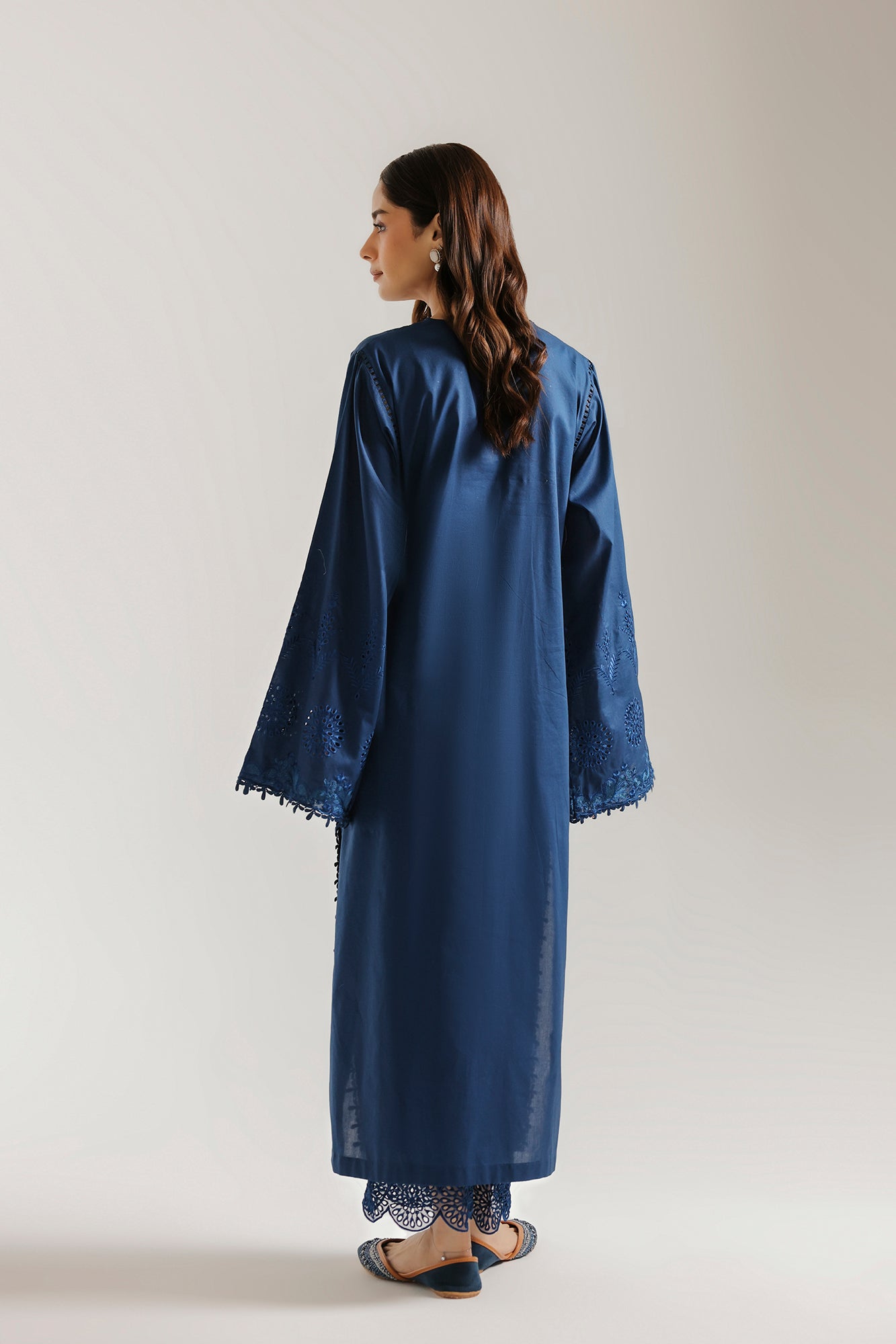 EMBROIDERED SUIT (E4614/103/626)