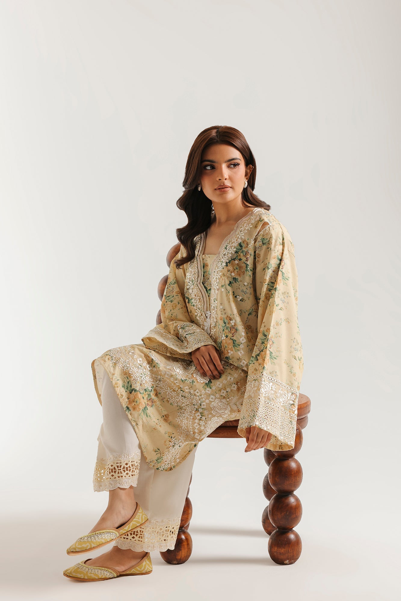 EMBROIDERED SUIT (E4621/103/129)