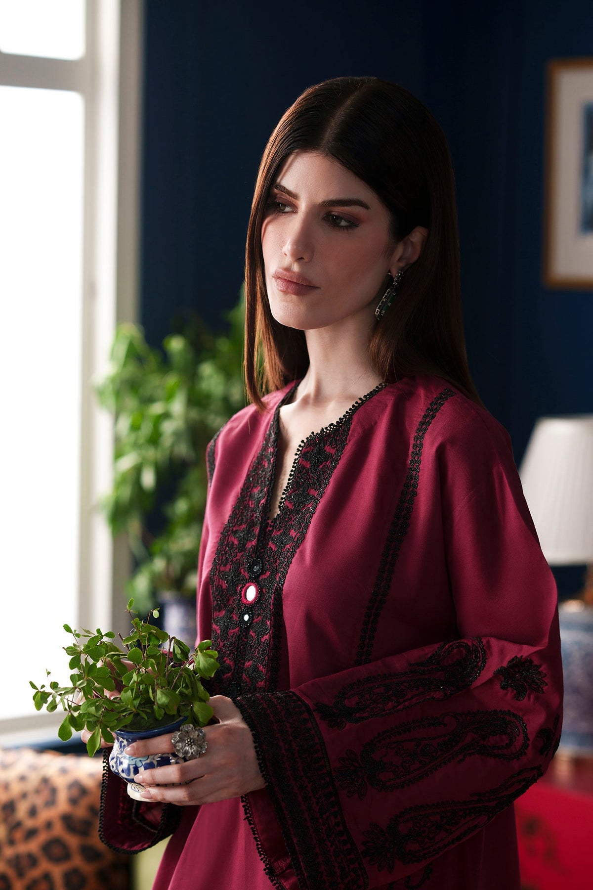 EMBROIDERED SUIT (E4623/103/320)