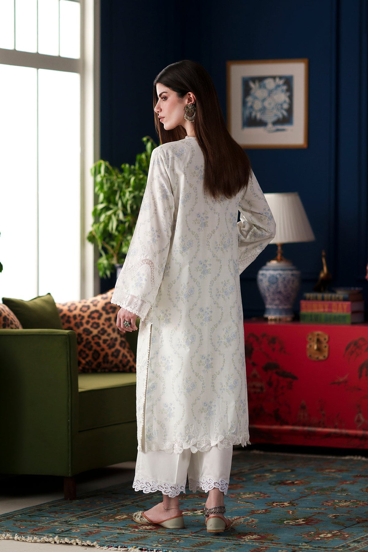 EMBROIDERED SUIT (E4626/103/002)