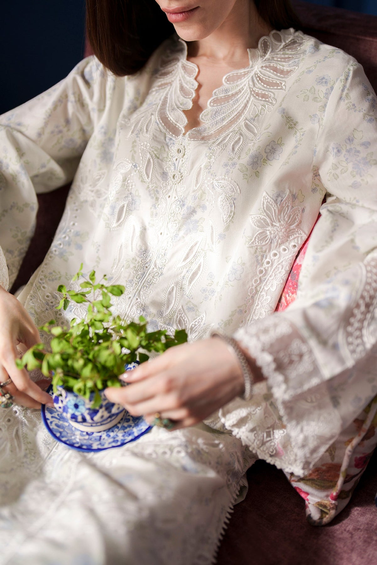 EMBROIDERED SUIT (E4626/103/002)