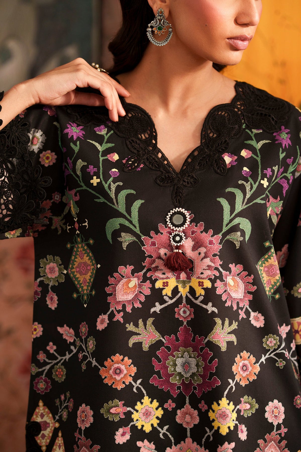 EMBROIDERED SUIT (E4628/103/901)