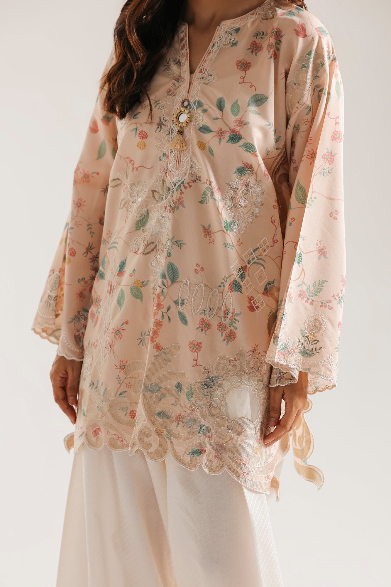EMBROIDERED SUIT (E4634/103/810)