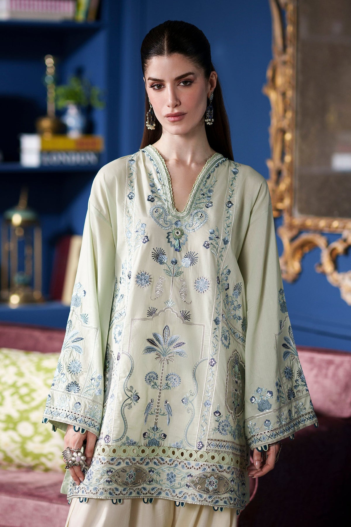 EMBROIDERED SUIT (E4639/103/720)