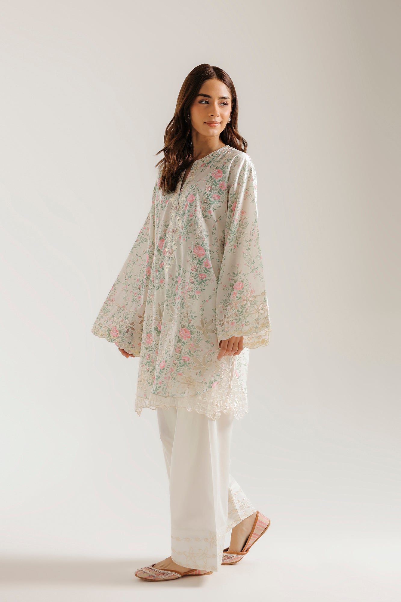 EMBROIDERED SUIT (E4643/103/003)