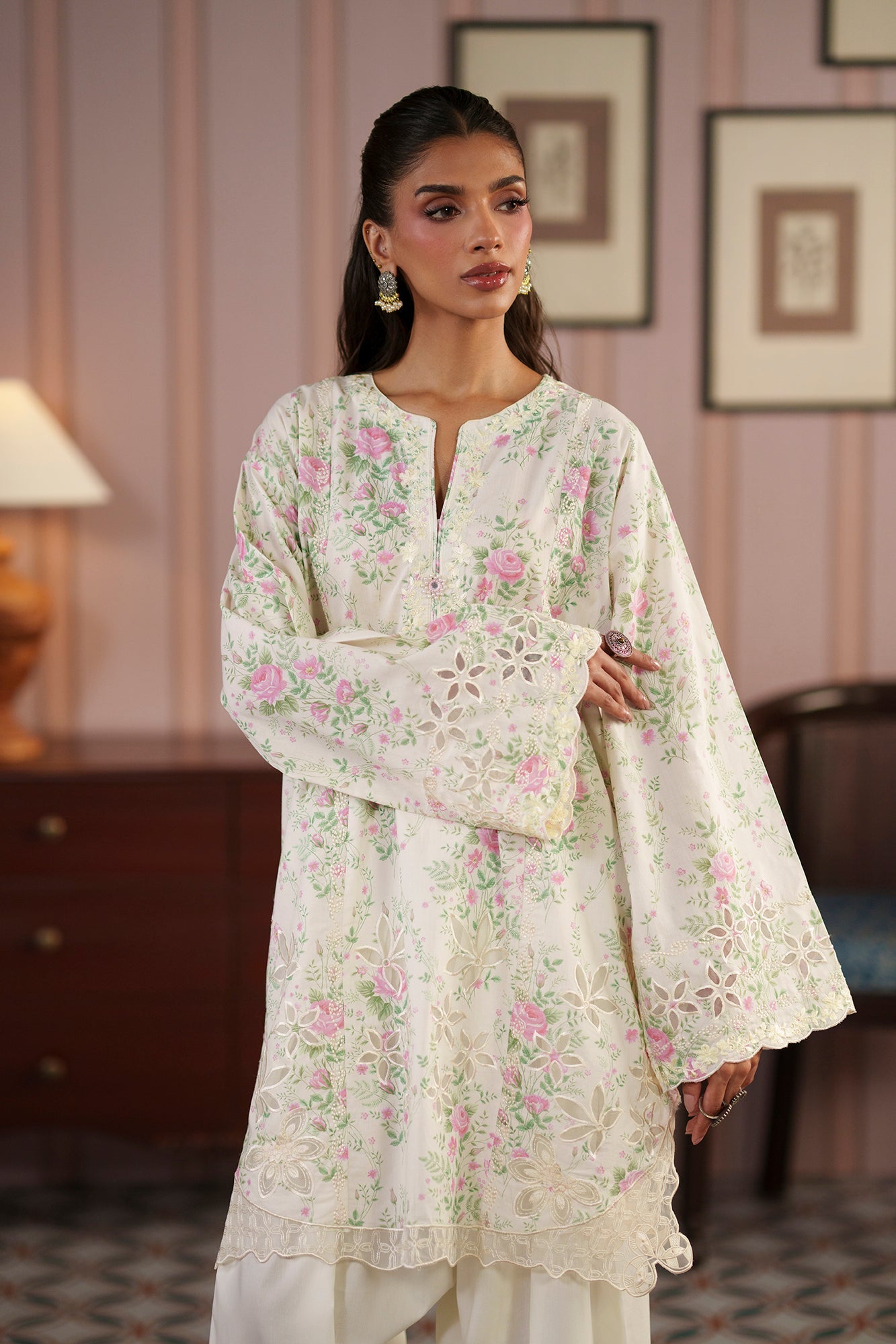 EMBROIDERED SUIT (E4643/103/003)