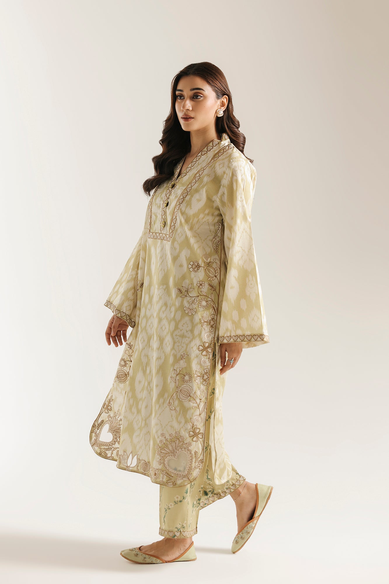 EMBROIDERED SUIT (E4644/103/102)