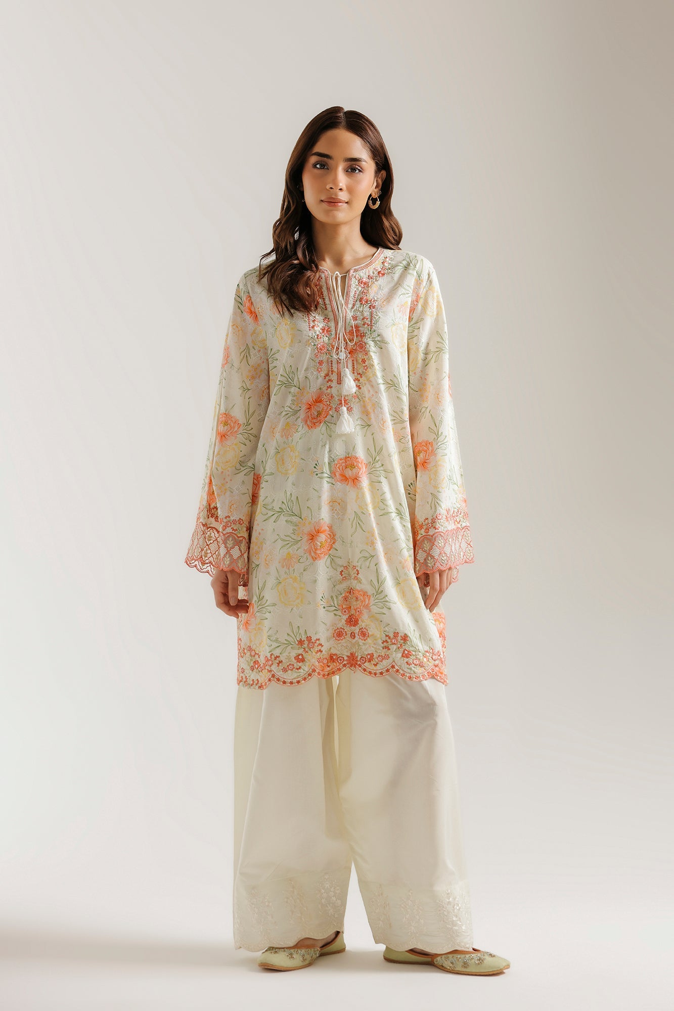 EMBROIDERED SUIT (E4648/103/004)