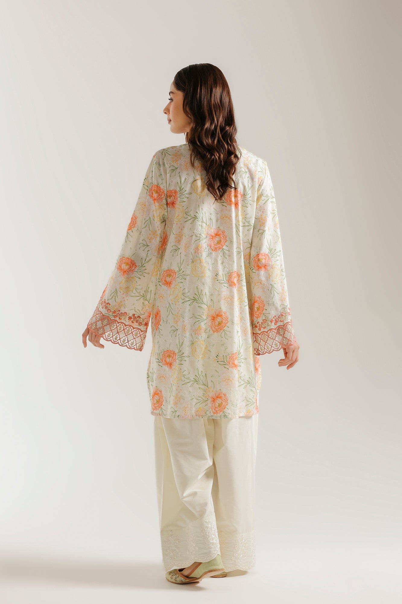 EMBROIDERED SUIT (E4648/103/004)