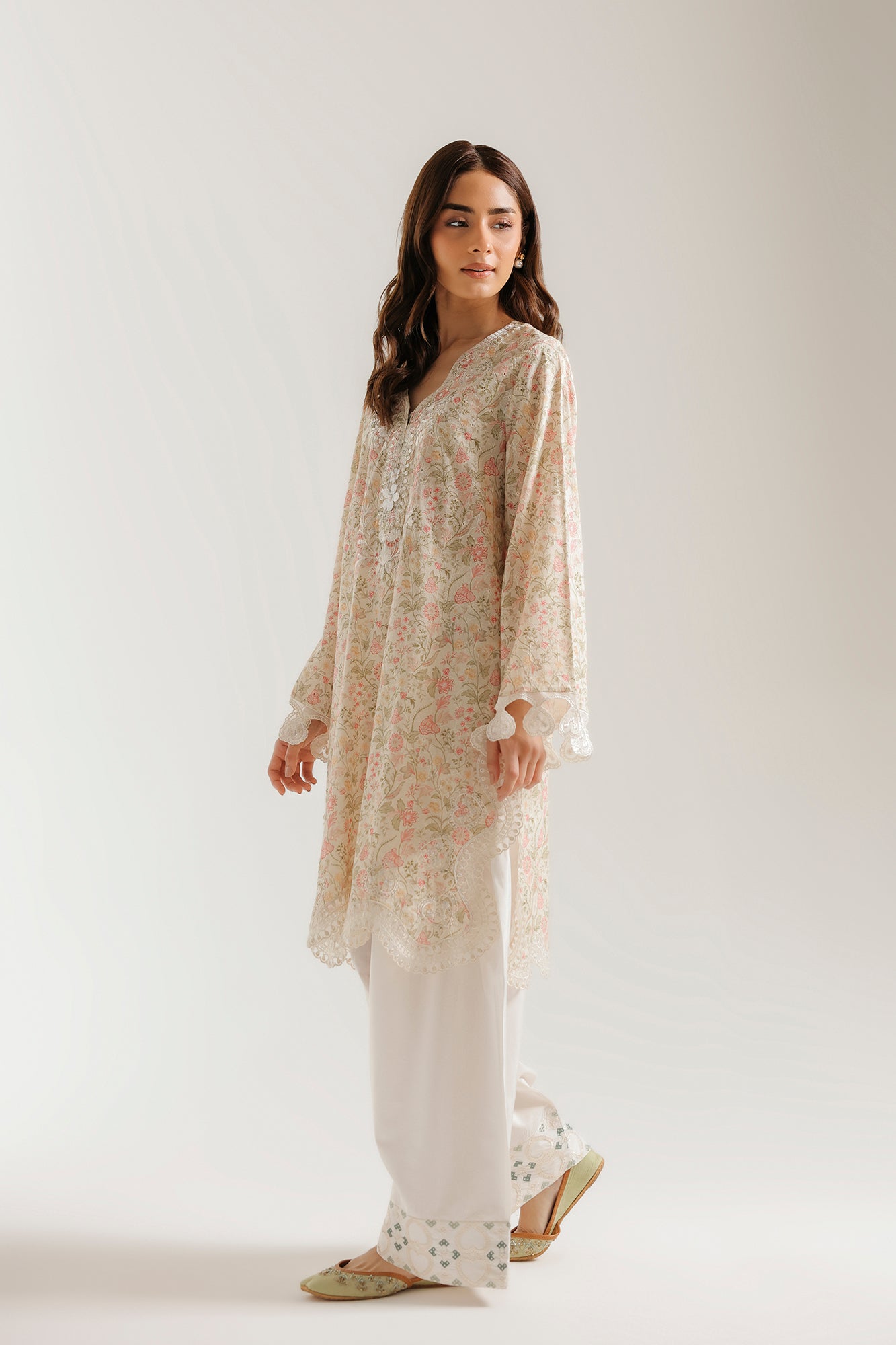 EMBROIDERED SUIT (E4649/103/002)