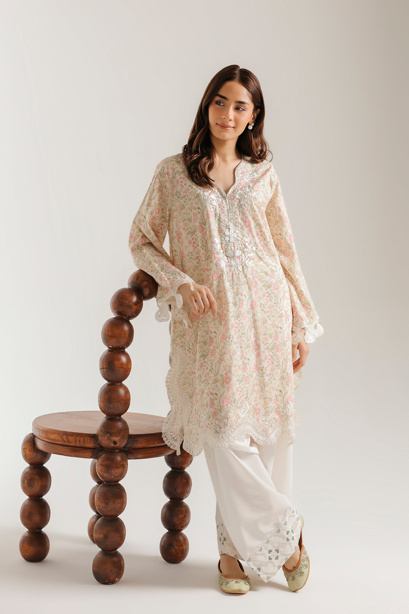 EMBROIDERED SUIT (E4649/103/002)