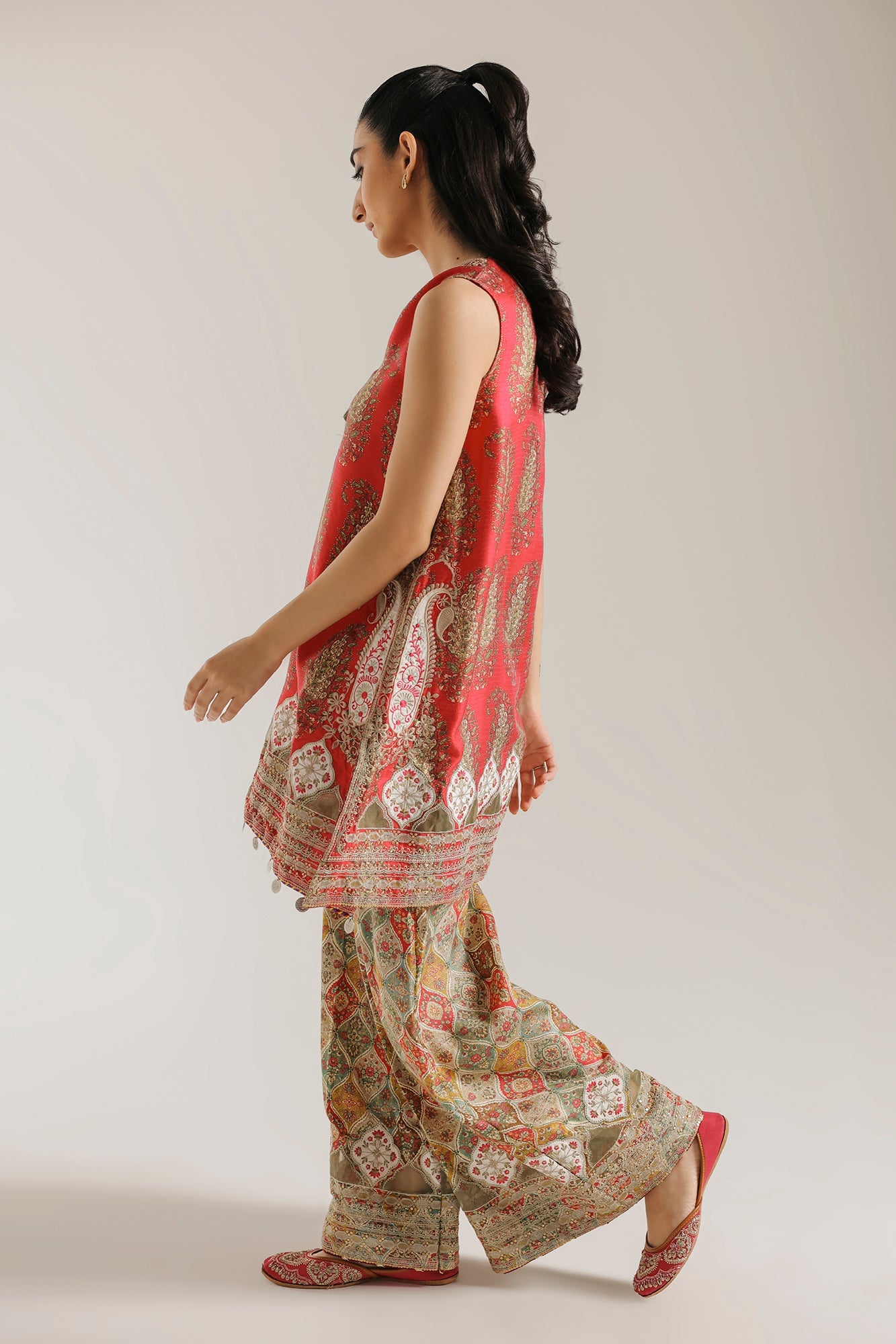 EMBROIDERED SUIT (E4700/103/406)