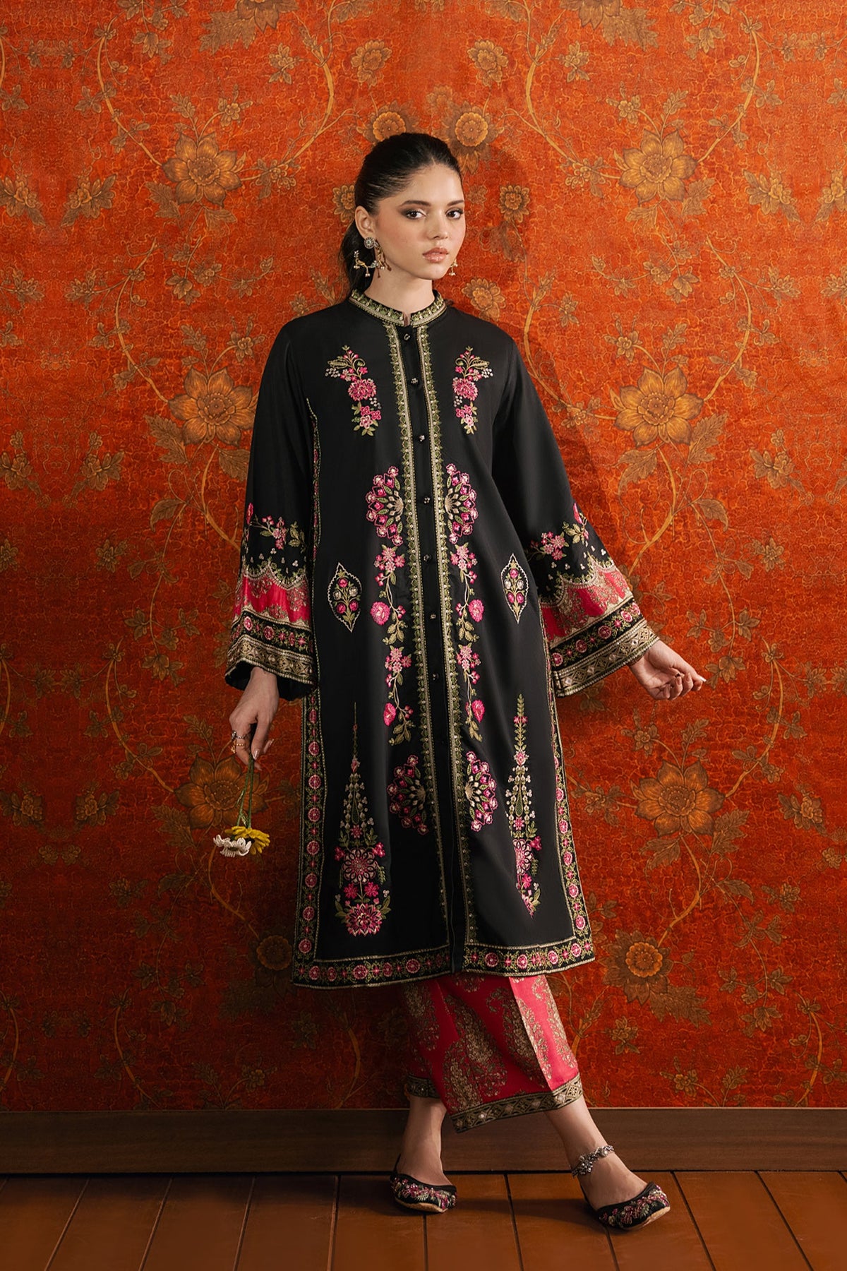 EMBROIDERED SUIT (E4701/103/901)