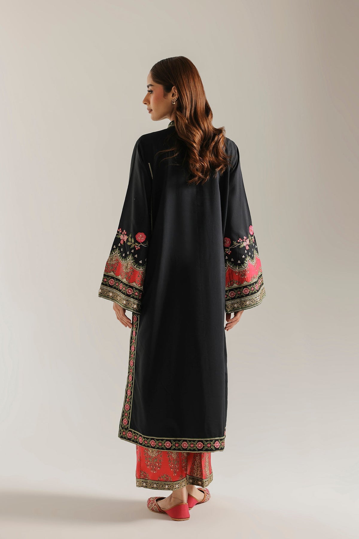 EMBROIDERED SUIT (E4701/103/901)
