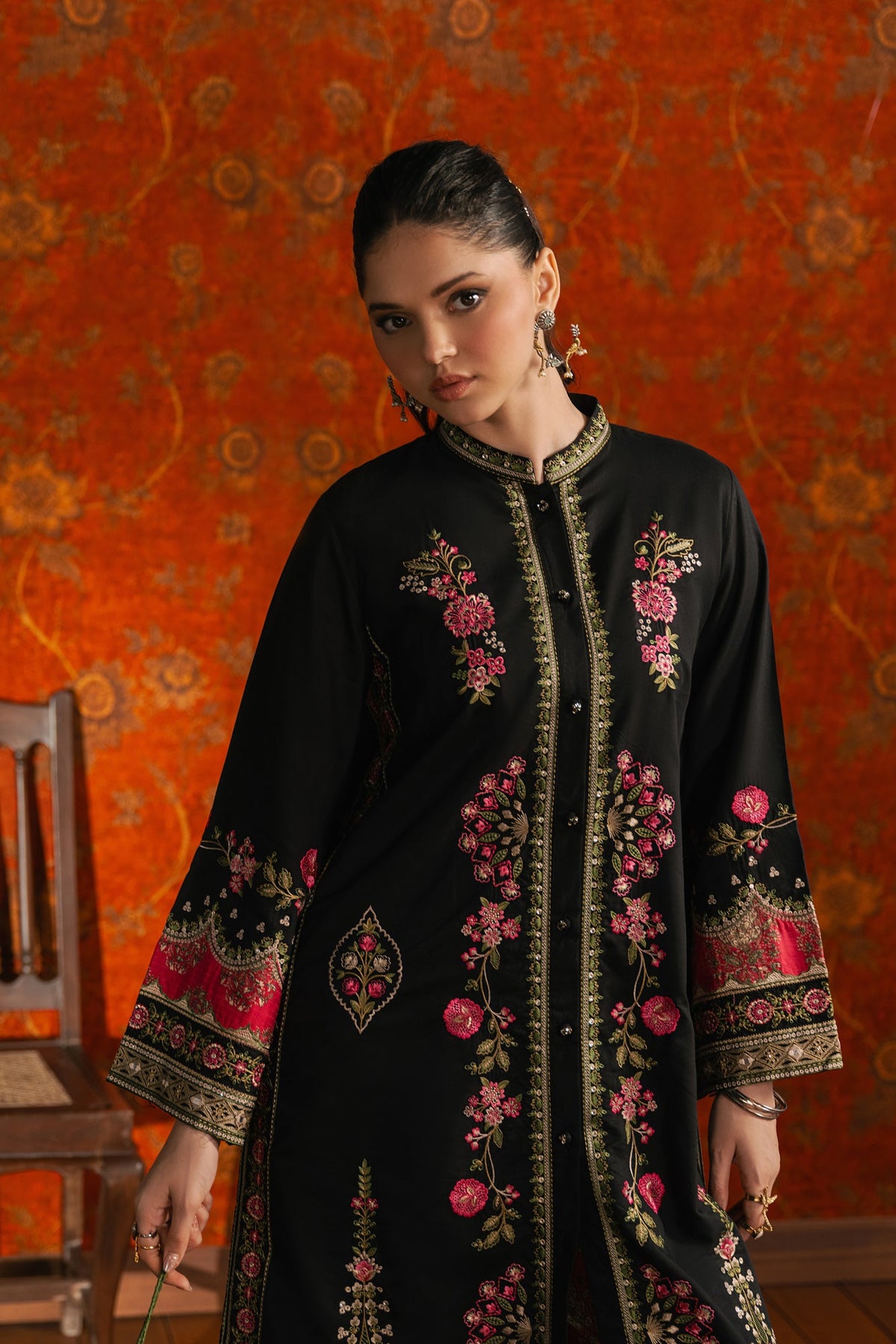 EMBROIDERED SUIT (E4701/103/901)