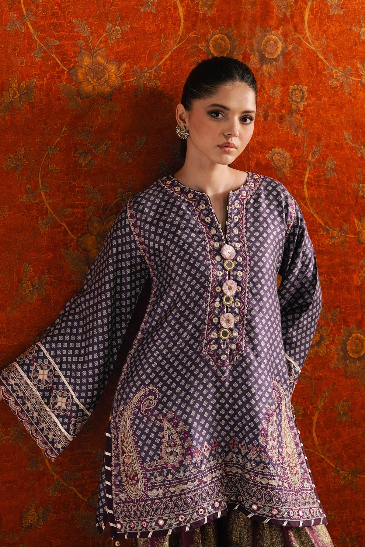 EMBROIDERED SUIT (E4702/103/622)