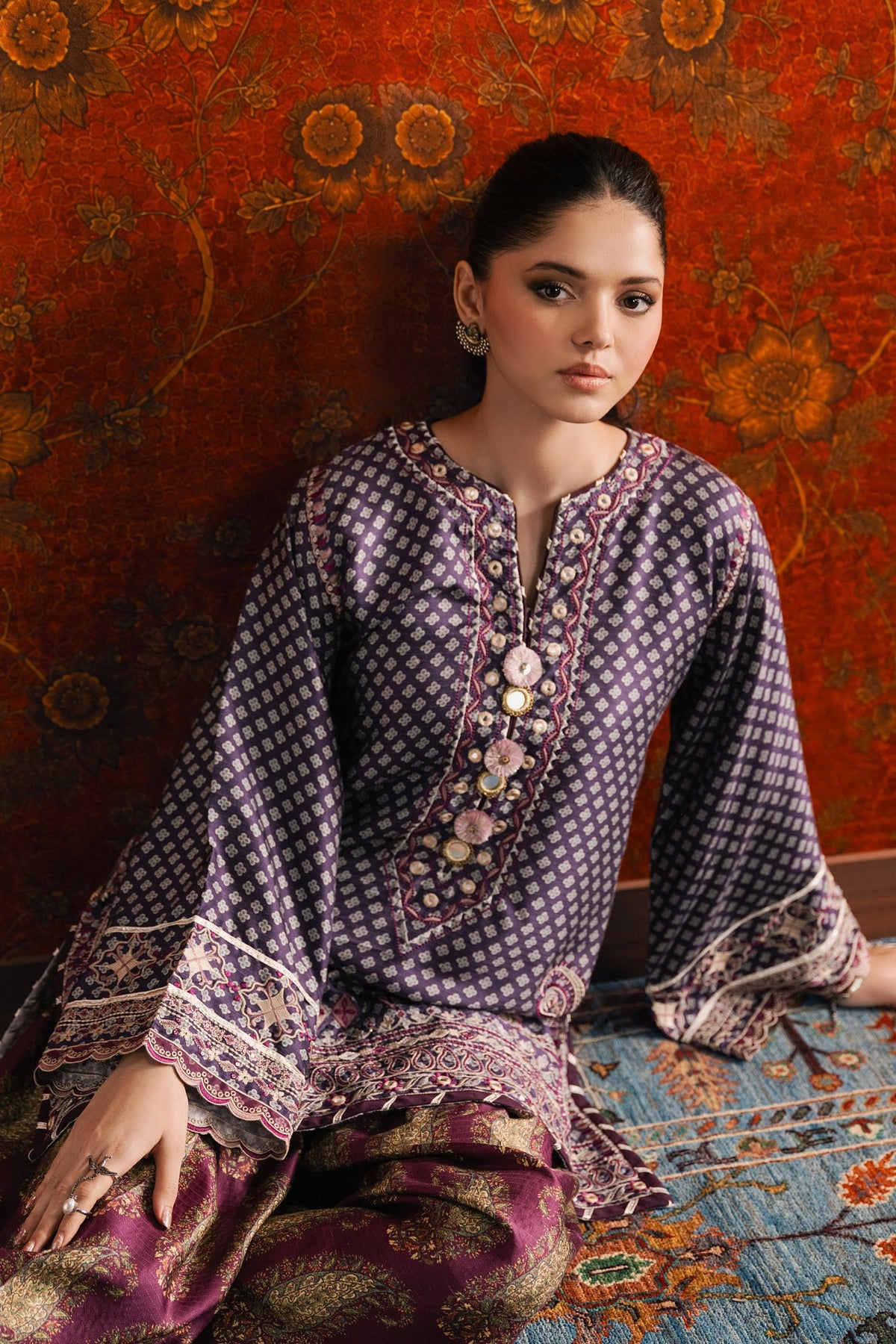 EMBROIDERED SUIT (E4702/103/622)