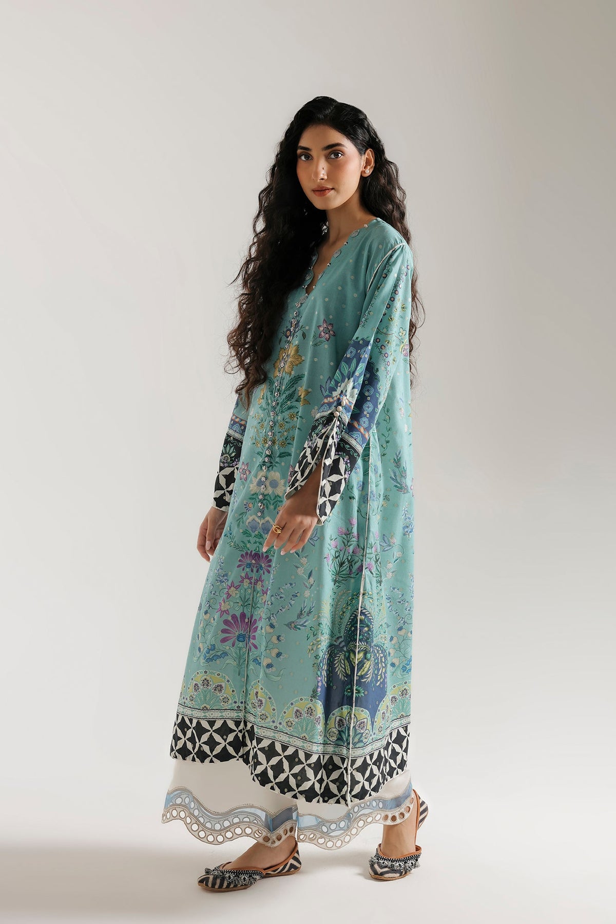 EMBROIDERED SUIT (E4705-103-635)