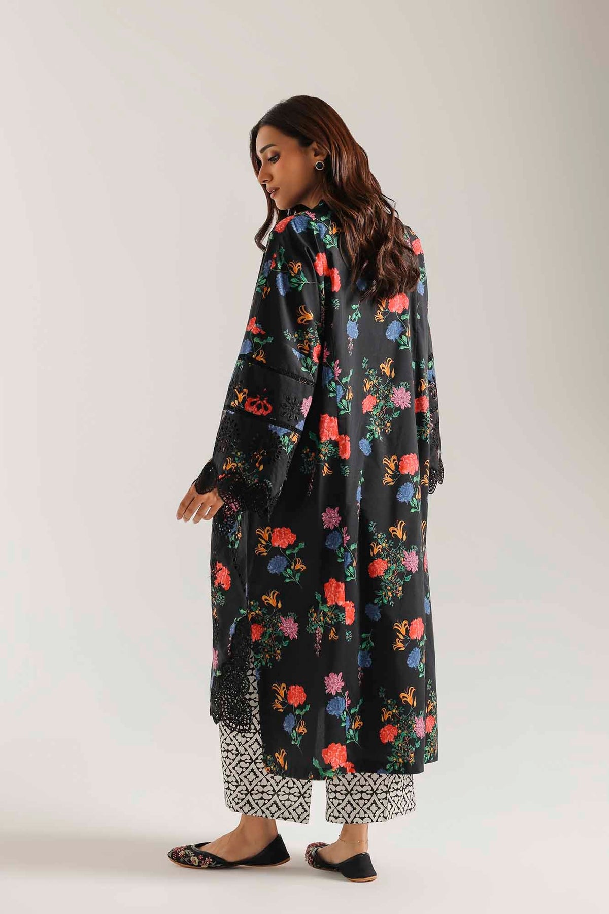 EMBROIDERED SUIT (E4714/103/901)