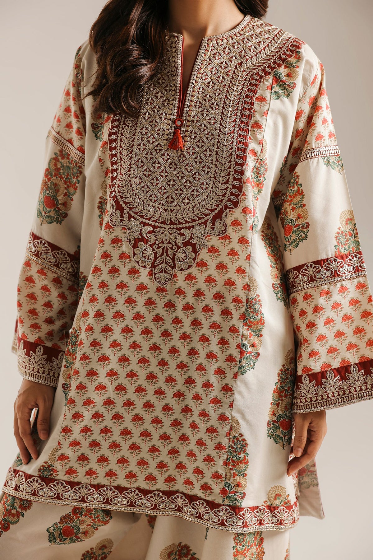 EMBROIDERED SUIT (E4715-103-004)