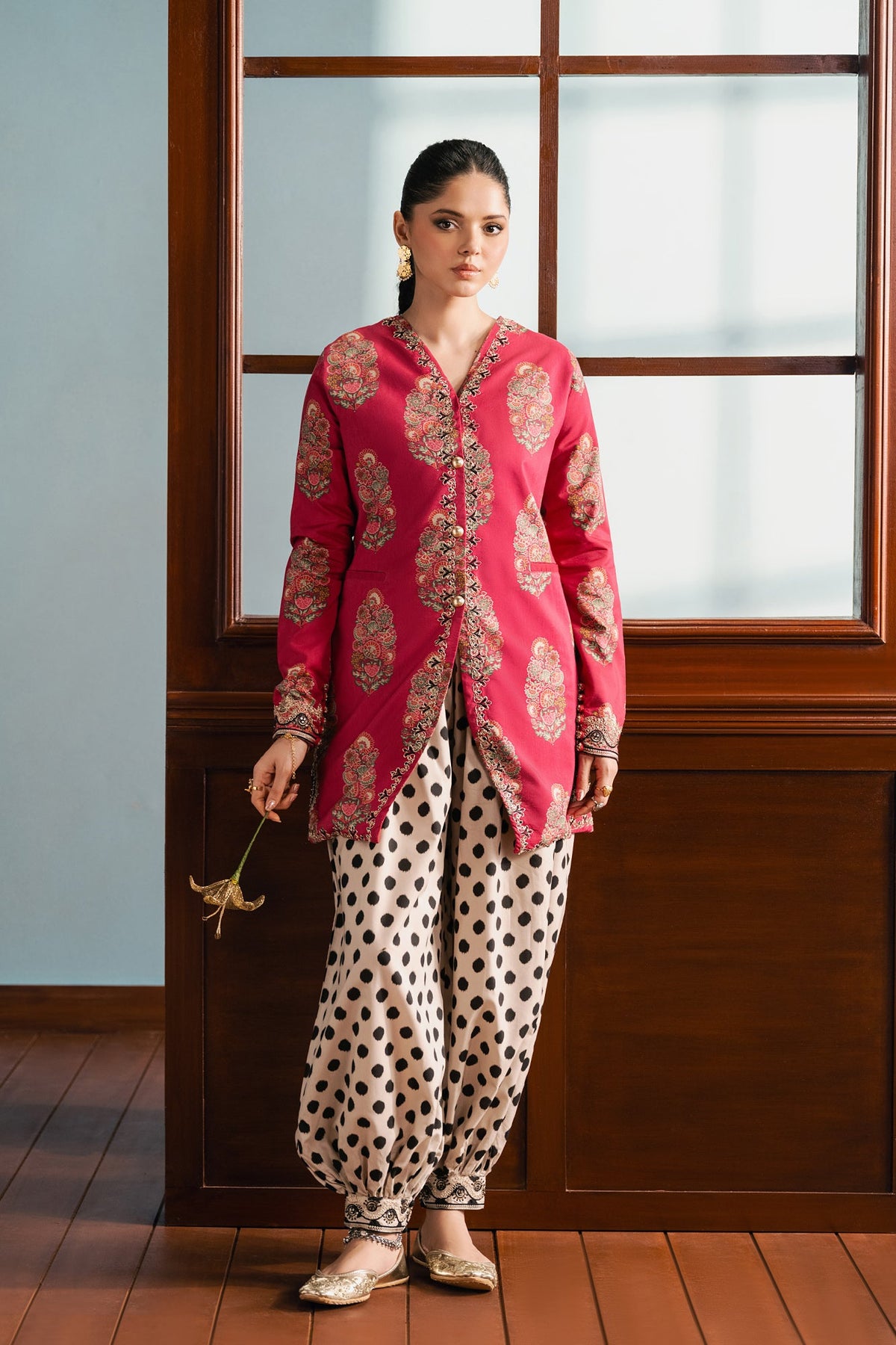 EMBROIDERED SUIT (E4716/103/401)