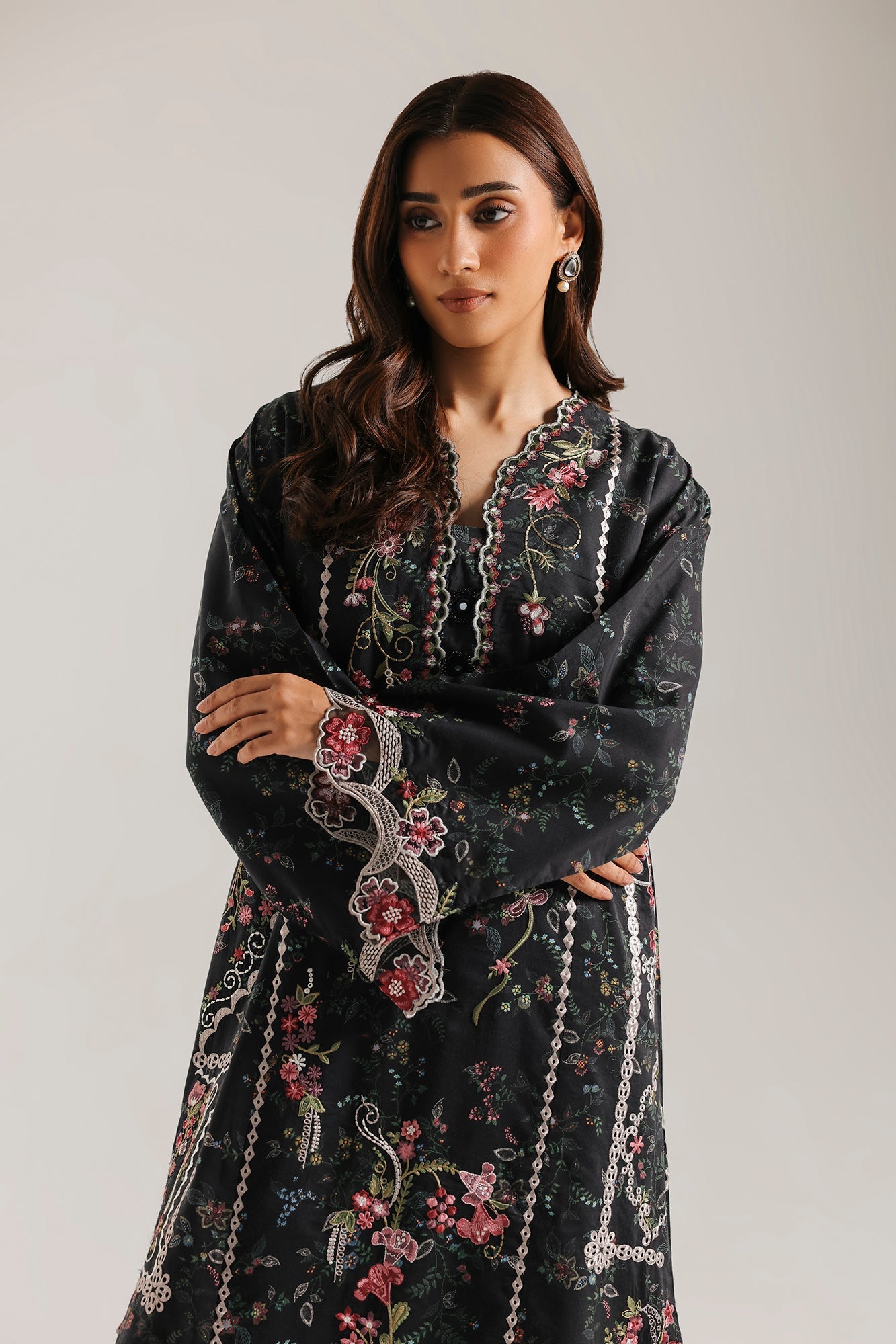 EMBROIDERED SUIT (E4721/103/902)