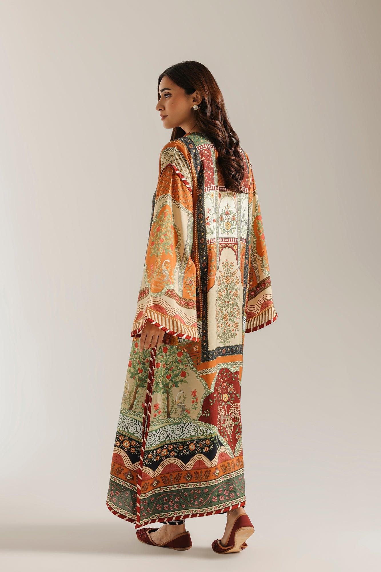 EMBROIDERED SUIT (E4724-103-219)