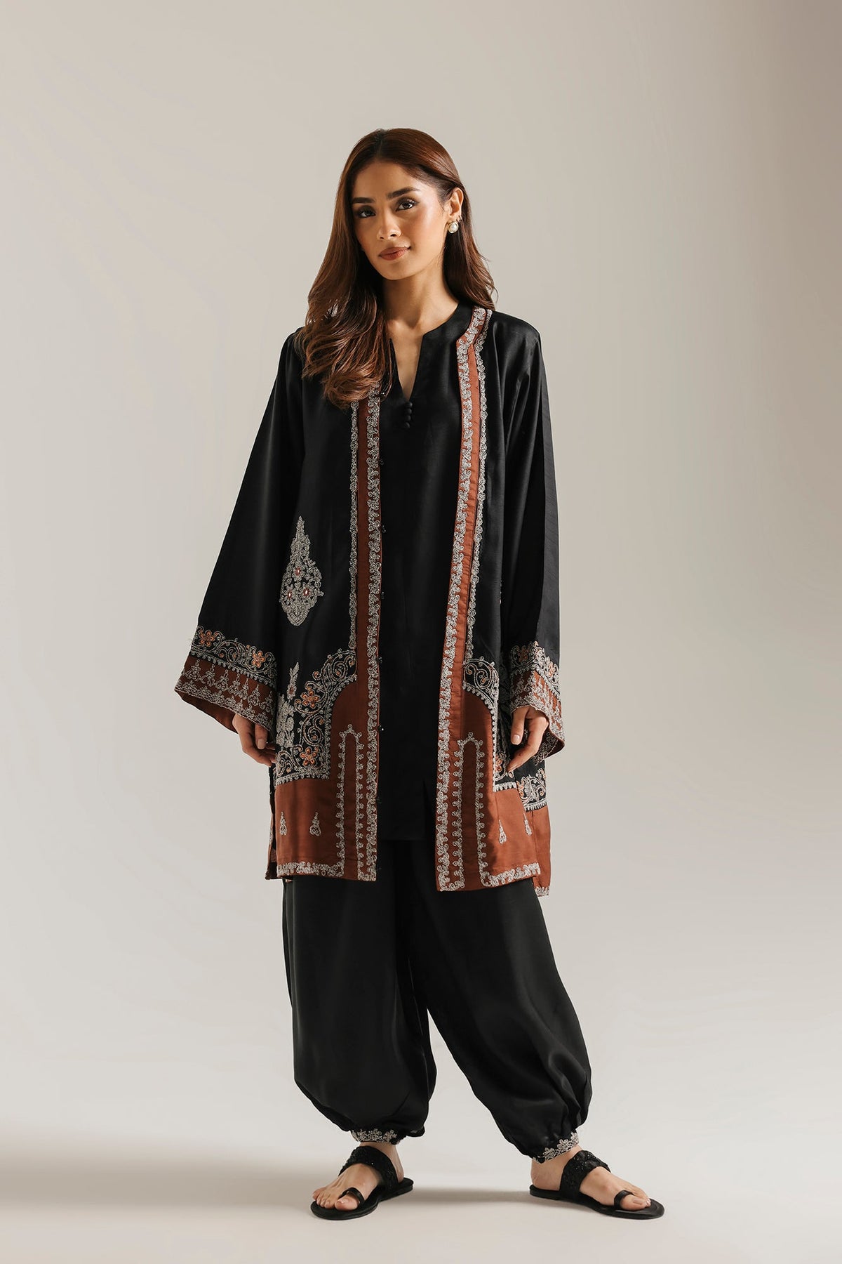 EMBROIDERED SUIT (E4731-103-902)