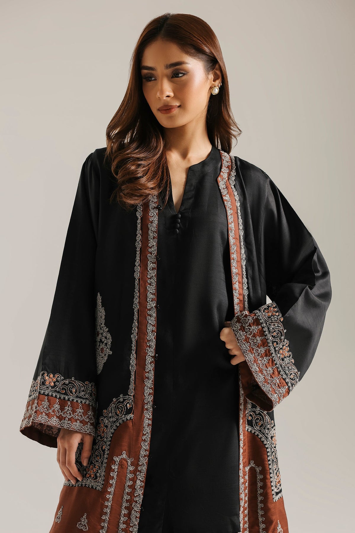EMBROIDERED SUIT (E4731-103-902)