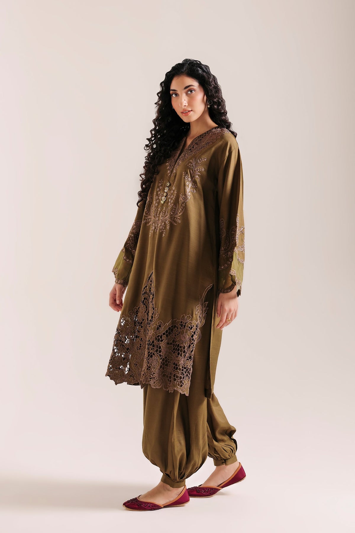 EMBROIDERED SUIT (E4732-103-121)