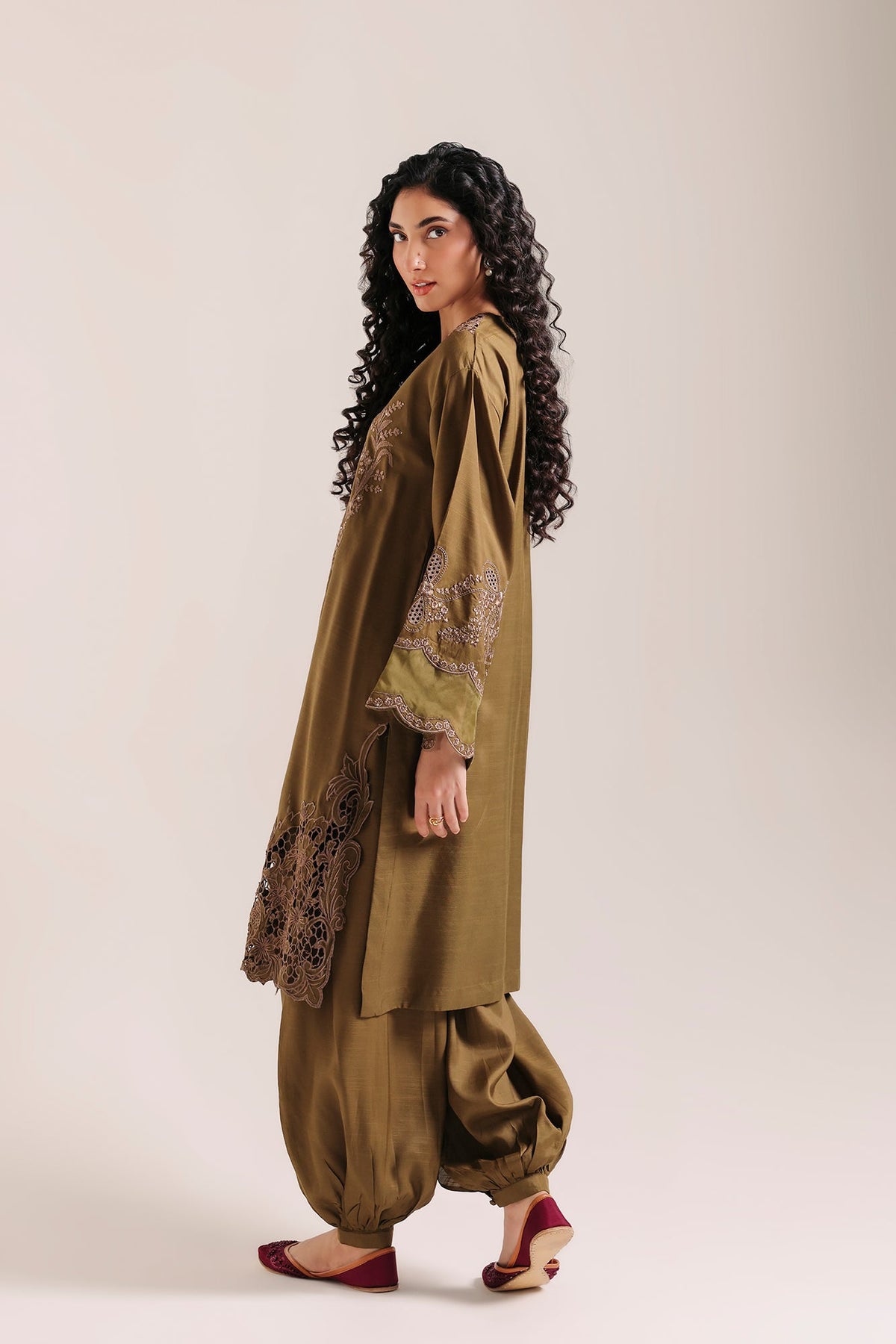 EMBROIDERED SUIT (E4732-103-121)